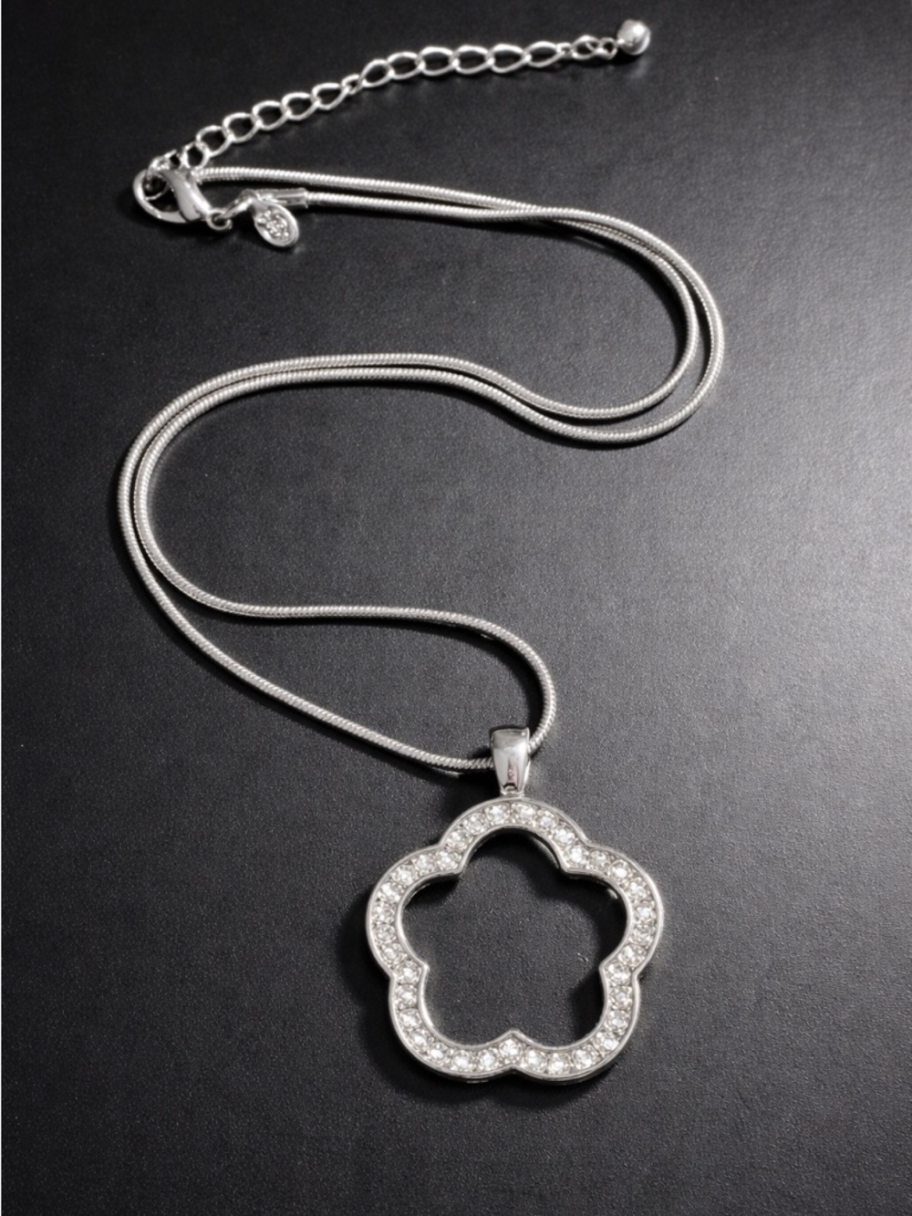 Premier Designs Quatrefoil Pendant Necklace Silver Tone Rhinestone Clover